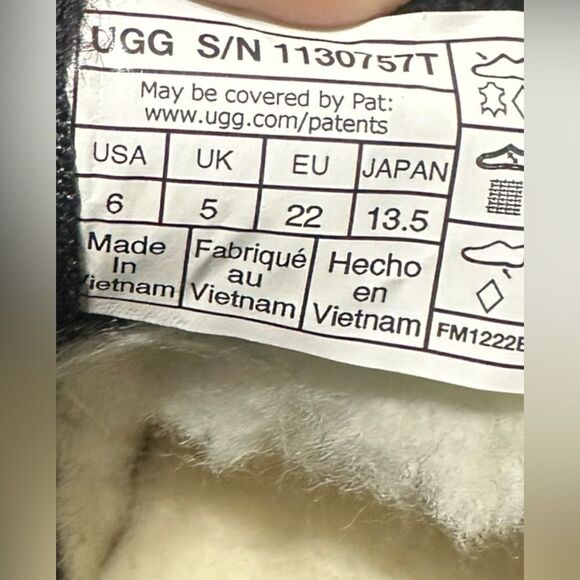 UGG Toddler Neumel Snapback V Strap chukka Winter Snow Shearling Boot Size 6 - Picture 12 of 12